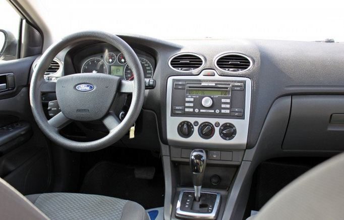 2006 Ford Focus Trend automatic 5 door hatchback - Cars for sale in Spain