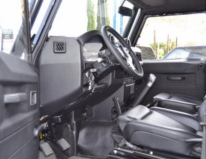 2010 Land Rover Defender 110 Double Cab All Blacks version pick up